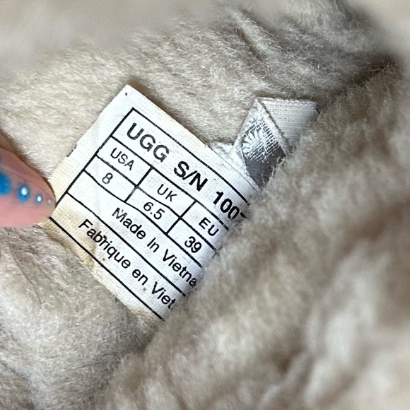 UGG Tan Fuzzy Fur Ultimate Comfort Slip On Slippers House Shoes - Picture 7 of 8